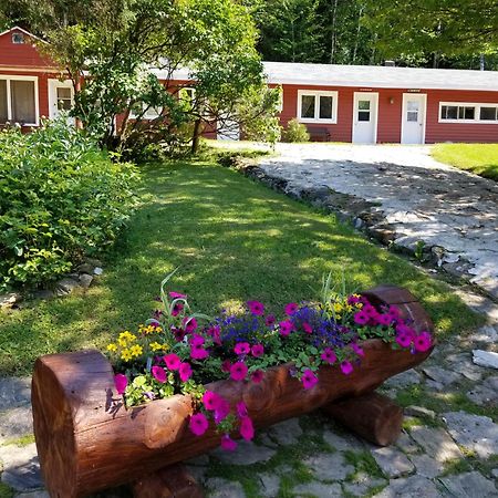 Kan-A-Mouche Pourvoirie Auberge Et Chalets Saint-Michel Εξωτερικό φωτογραφία