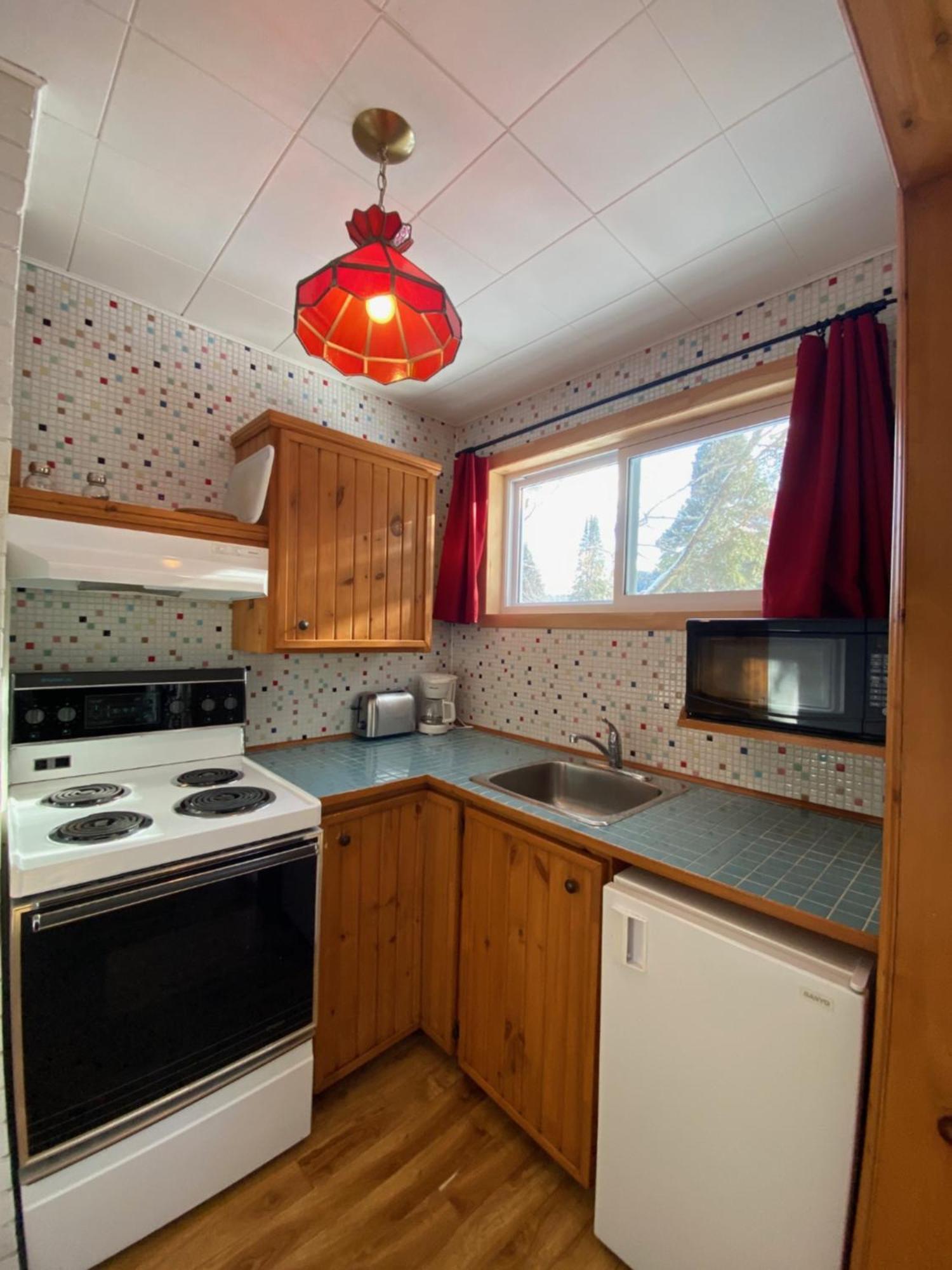 Kan-A-Mouche Pourvoirie Auberge Et Chalets Saint-Michel Δωμάτιο φωτογραφία