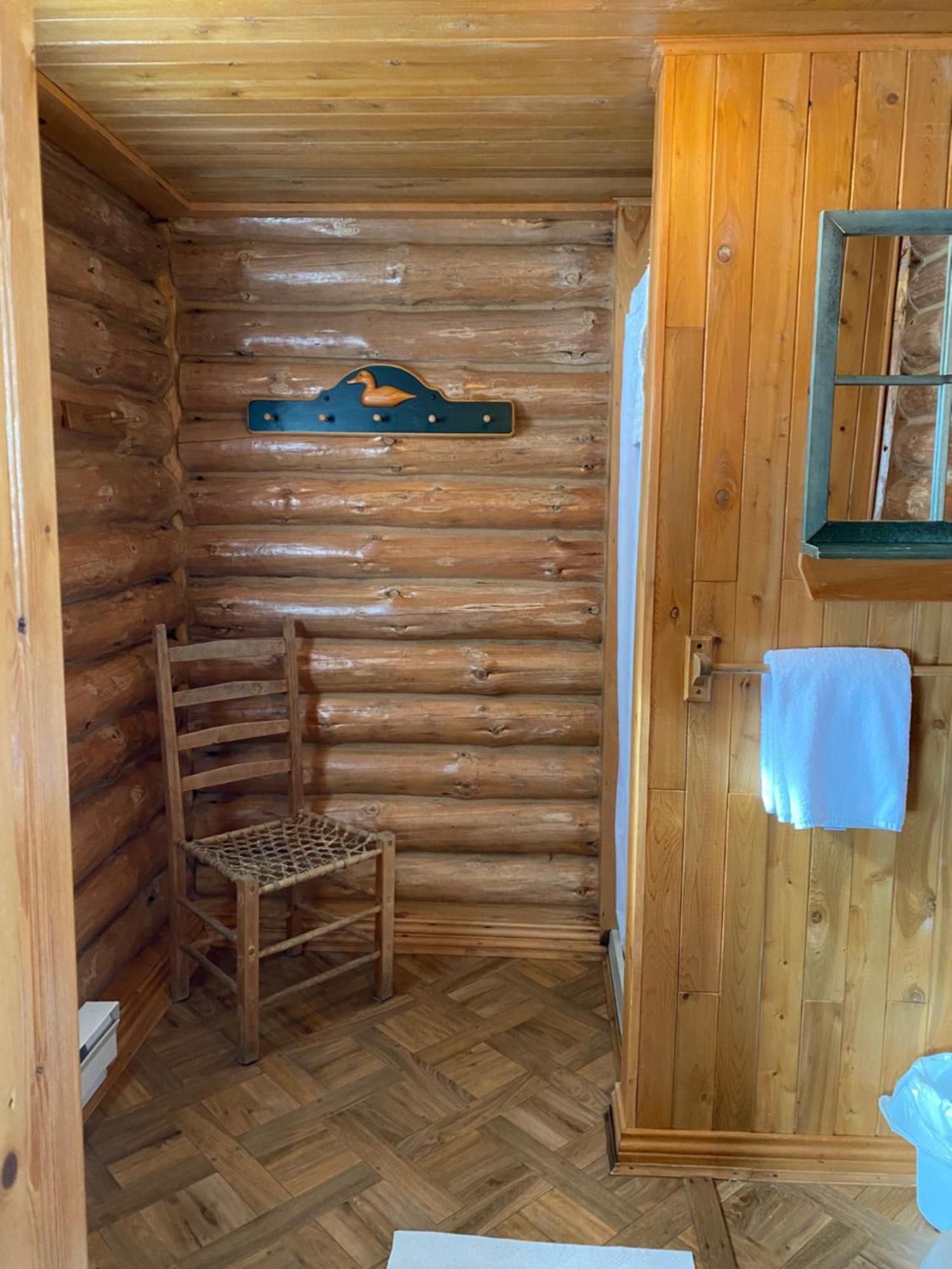 Kan-A-Mouche Pourvoirie Auberge Et Chalets Saint-Michel Δωμάτιο φωτογραφία