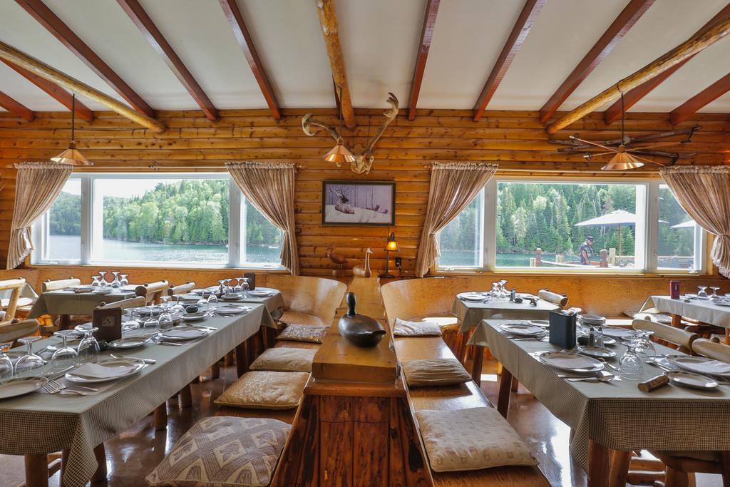 Kan-A-Mouche Pourvoirie Auberge Et Chalets Saint-Michel Εξωτερικό φωτογραφία